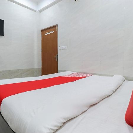Vrindāvan Oyo 69378 Trilok Dham酒店 外观 照片